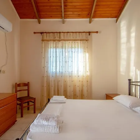 Holiday home Artemis House *