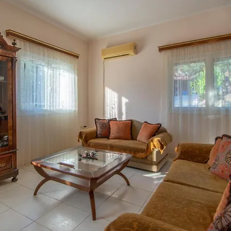 Artemis House Holiday home *
