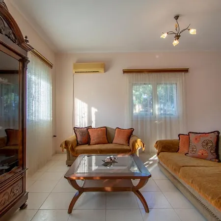 Artemis House Holiday home *